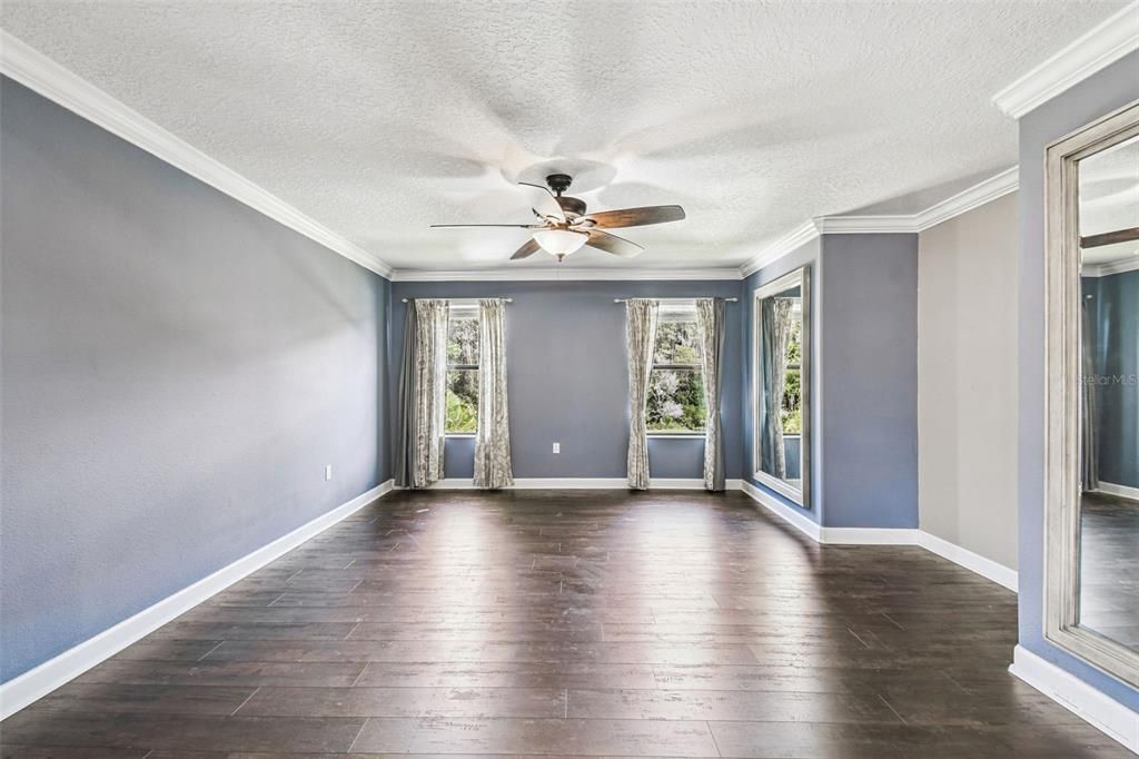 For Sale: $600,000 (6 beds, 4 baths, 3231 Square Feet)