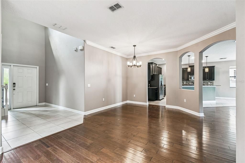 For Sale: $600,000 (6 beds, 4 baths, 3231 Square Feet)