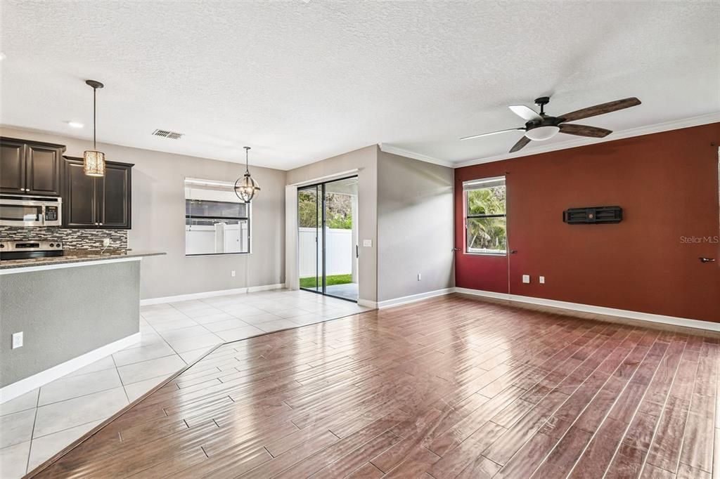 For Sale: $600,000 (6 beds, 4 baths, 3231 Square Feet)