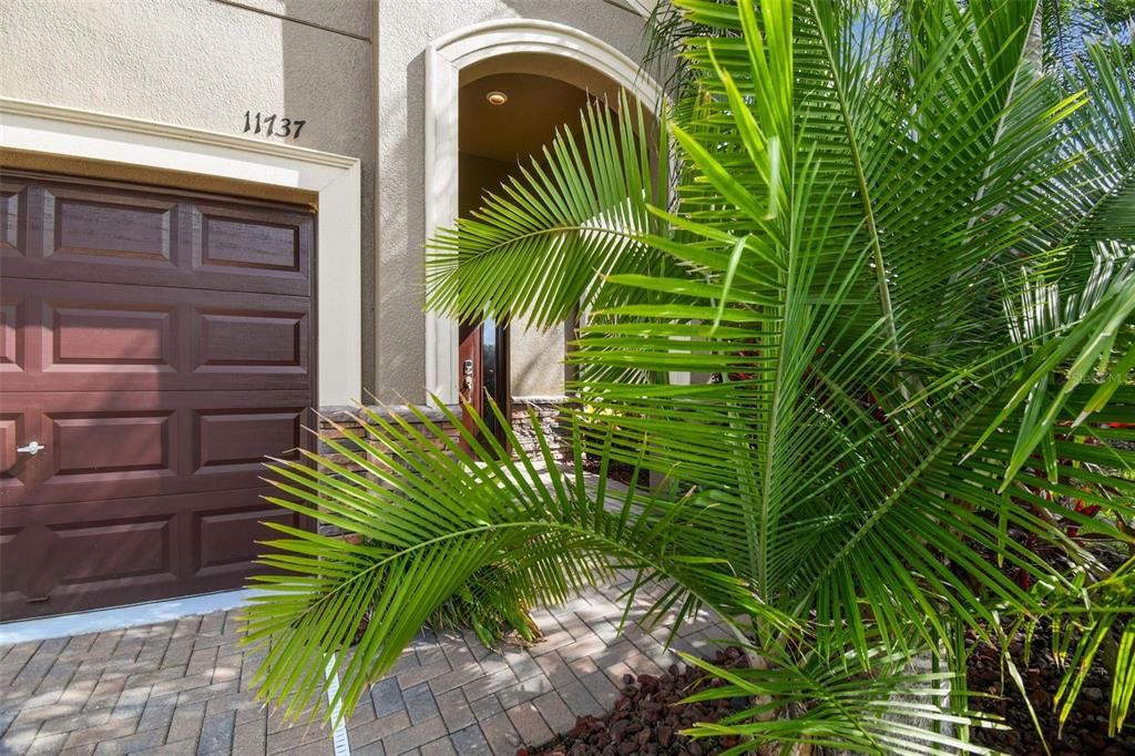 For Sale: $600,000 (6 beds, 4 baths, 3231 Square Feet)