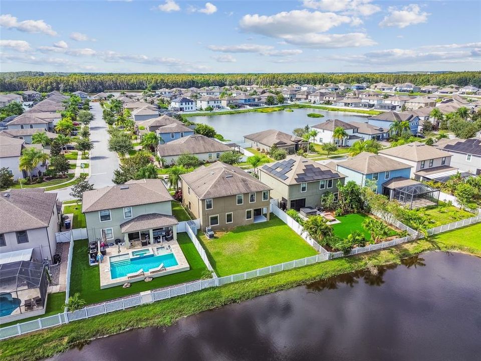 For Sale: $600,000 (6 beds, 4 baths, 3231 Square Feet)