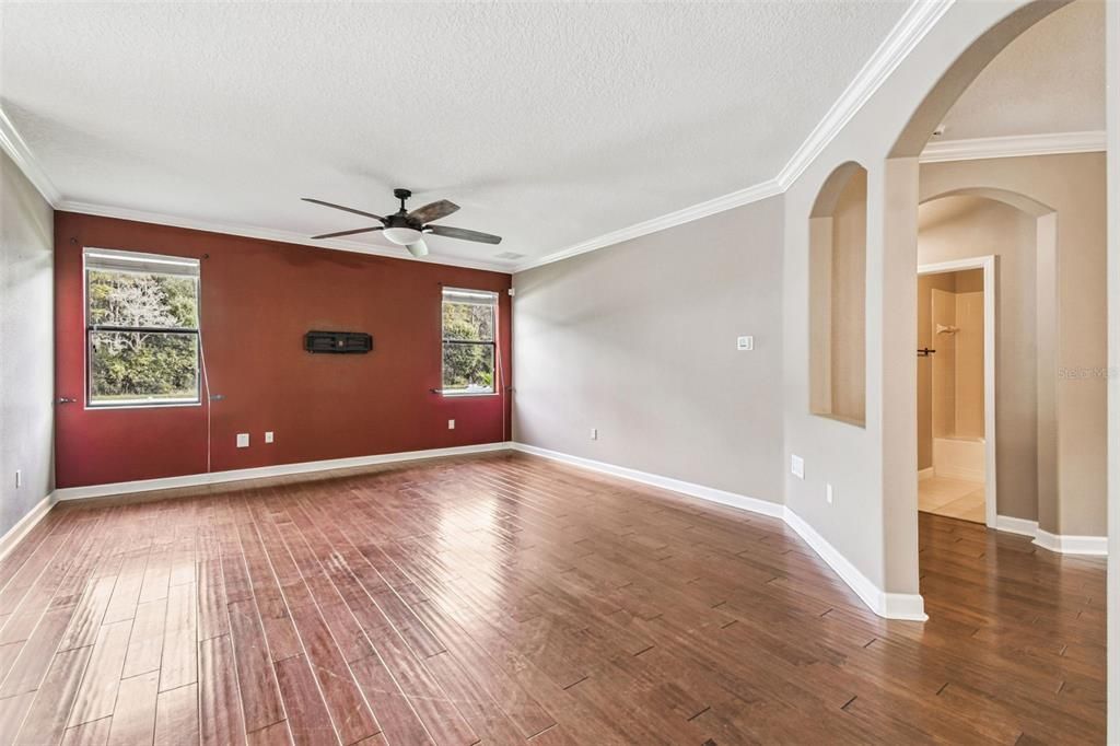 For Sale: $600,000 (6 beds, 4 baths, 3231 Square Feet)