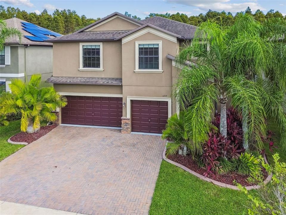 For Sale: $600,000 (6 beds, 4 baths, 3231 Square Feet)