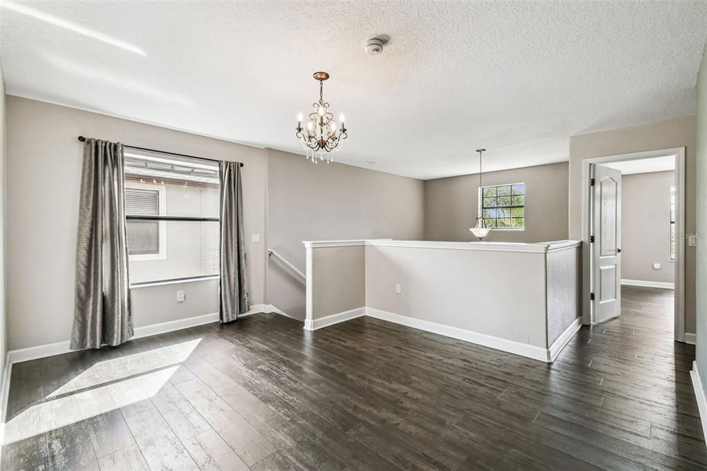 For Sale: $600,000 (6 beds, 4 baths, 3231 Square Feet)