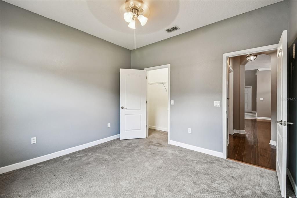 For Sale: $600,000 (6 beds, 4 baths, 3231 Square Feet)