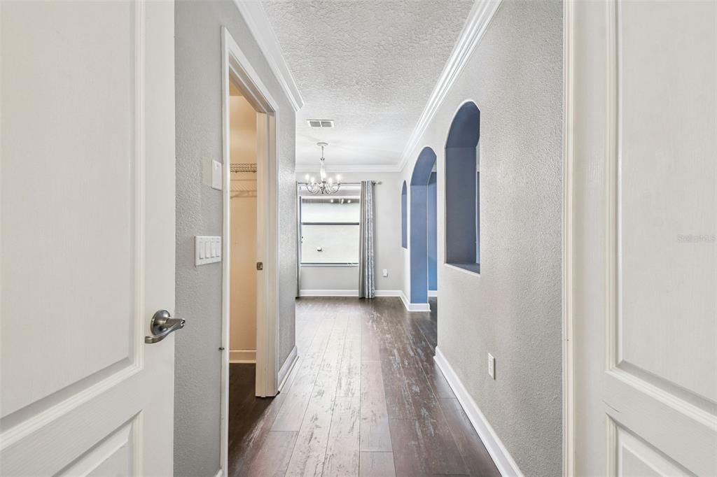 For Sale: $600,000 (6 beds, 4 baths, 3231 Square Feet)