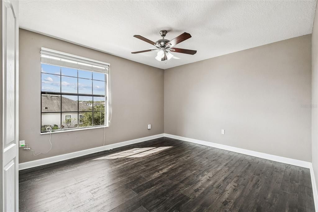 For Sale: $600,000 (6 beds, 4 baths, 3231 Square Feet)