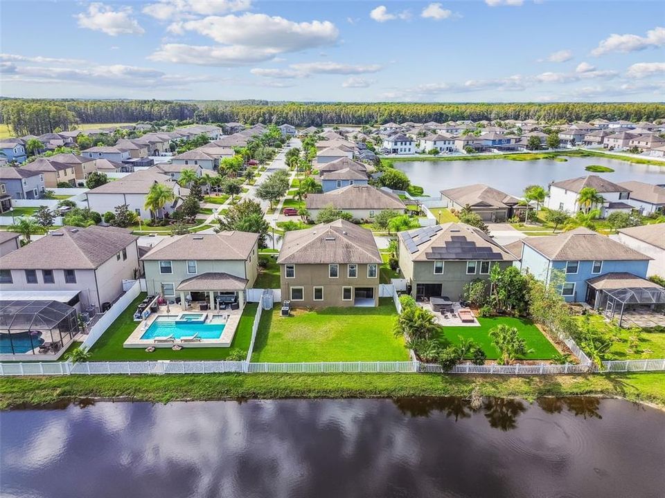 For Sale: $600,000 (6 beds, 4 baths, 3231 Square Feet)