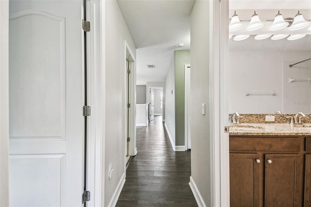 For Sale: $600,000 (6 beds, 4 baths, 3231 Square Feet)