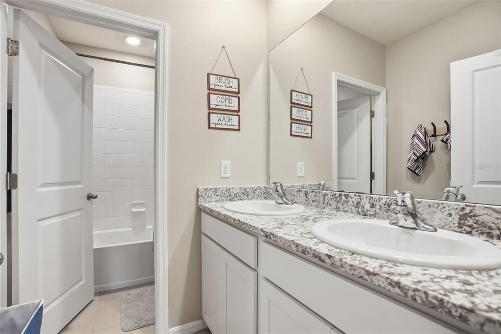 Active With Contract: $500,000 (5 beds, 3 baths, 2934 Square Feet)