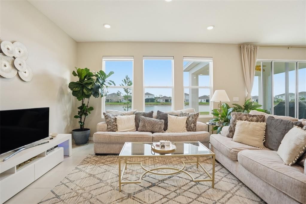 Active With Contract: $500,000 (5 beds, 3 baths, 2934 Square Feet)