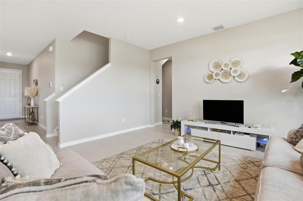 Active With Contract: $500,000 (5 beds, 3 baths, 2934 Square Feet)