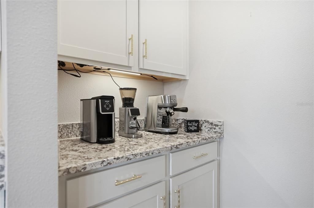 Active With Contract: $500,000 (5 beds, 3 baths, 2934 Square Feet)