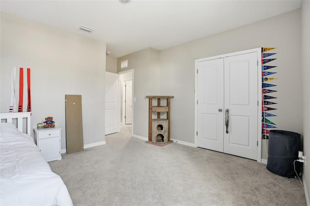 Active With Contract: $500,000 (5 beds, 3 baths, 2934 Square Feet)