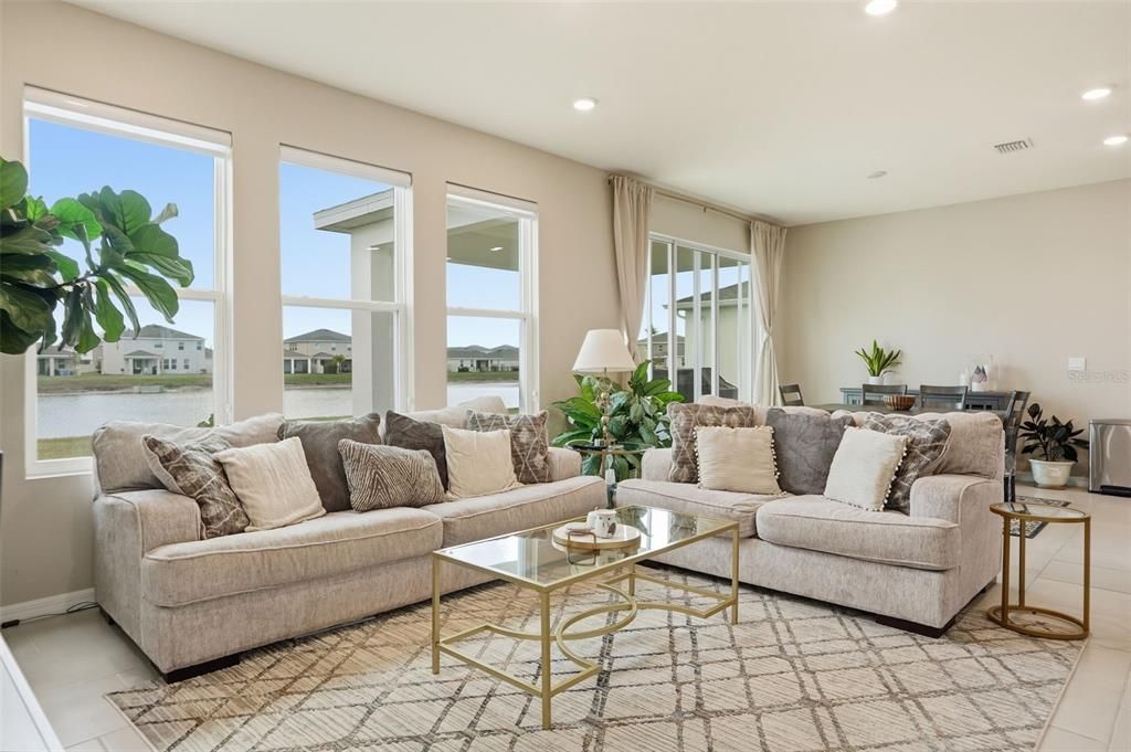 Active With Contract: $500,000 (5 beds, 3 baths, 2934 Square Feet)