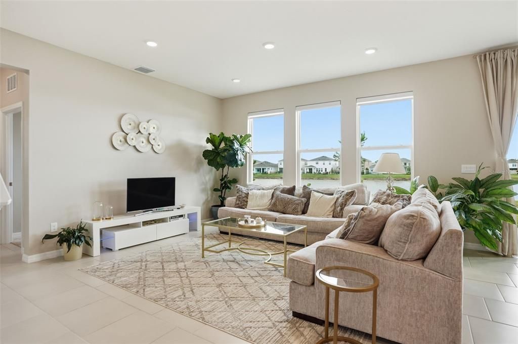 Active With Contract: $500,000 (5 beds, 3 baths, 2934 Square Feet)