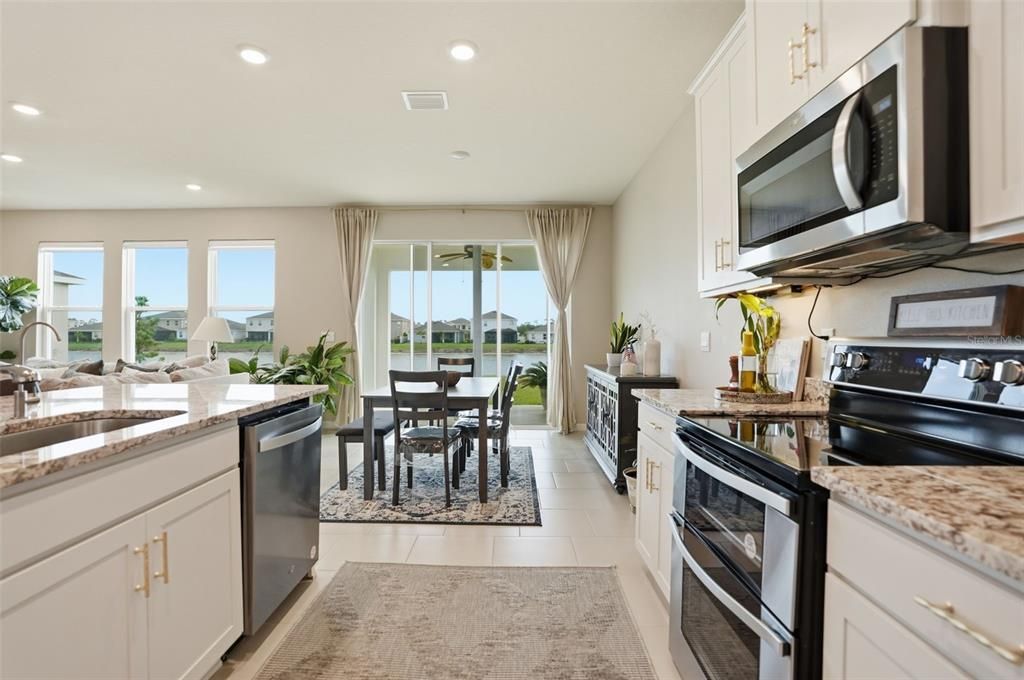 Active With Contract: $500,000 (5 beds, 3 baths, 2934 Square Feet)