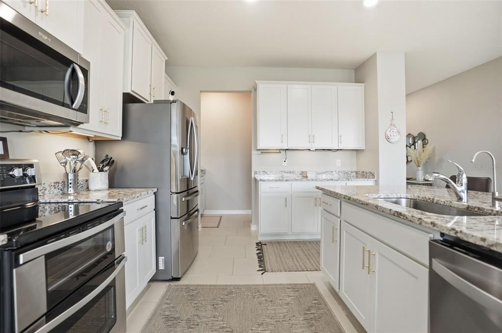 Active With Contract: $500,000 (5 beds, 3 baths, 2934 Square Feet)
