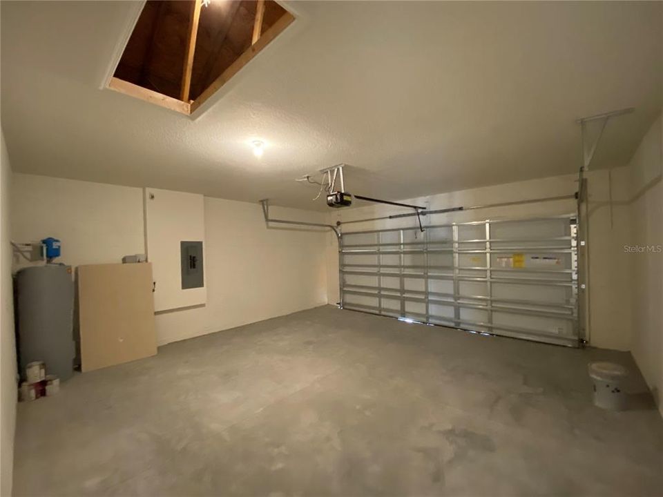 For Rent: $1,900 (4 beds, 2 baths, 1830 Square Feet)