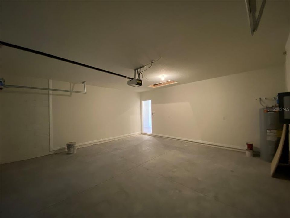 For Rent: $1,900 (4 beds, 2 baths, 1830 Square Feet)