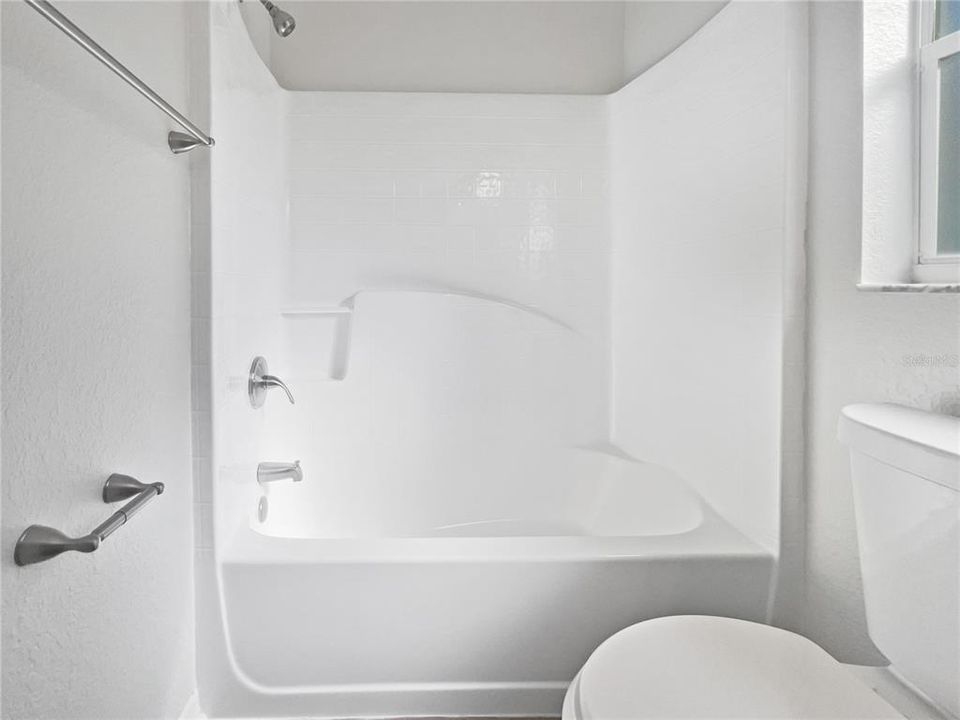 For Sale: $265,000 (3 beds, 2 baths, 1188 Square Feet)