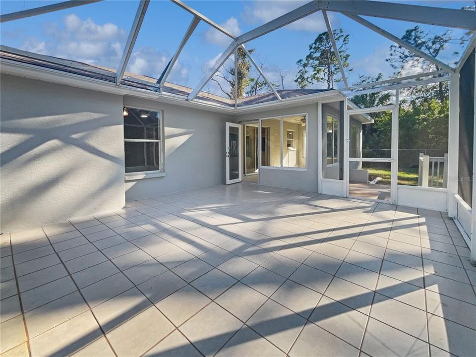 For Sale: $265,000 (3 beds, 2 baths, 1188 Square Feet)