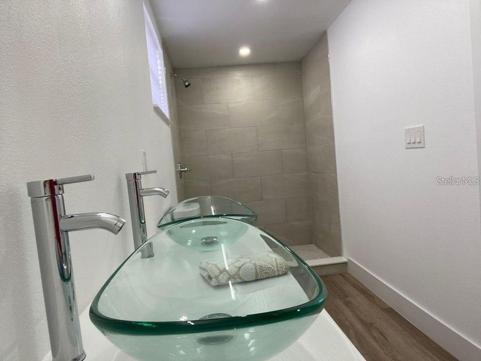 出租: $2,250 (4 贝兹, 2 浴室, 1410 平方英尺)