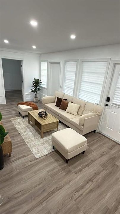 出租: $2,250 (4 贝兹, 2 浴室, 1410 平方英尺)