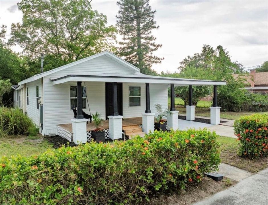 For Rent: $1,900 (3 beds, 2 baths, 1277 Square Feet)