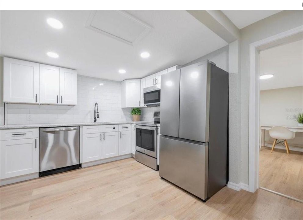 For Rent: $1,900 (3 beds, 2 baths, 1277 Square Feet)