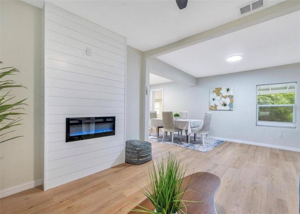 For Rent: $1,900 (3 beds, 2 baths, 1277 Square Feet)