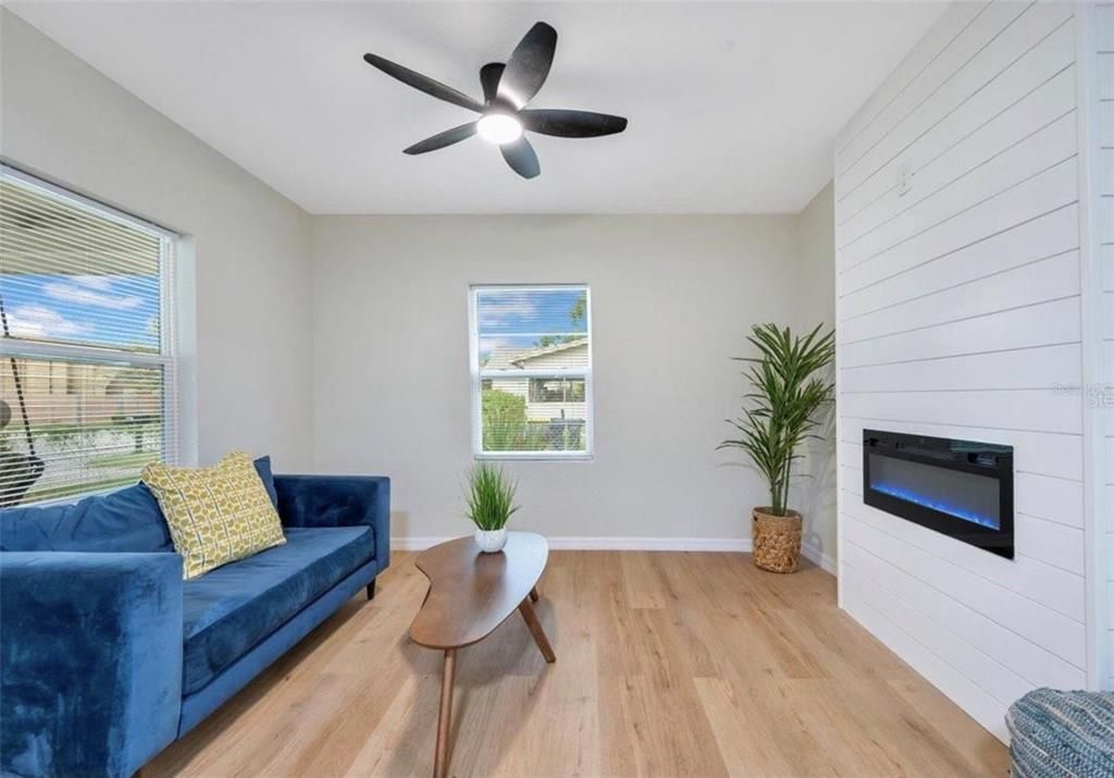 For Rent: $1,900 (3 beds, 2 baths, 1277 Square Feet)