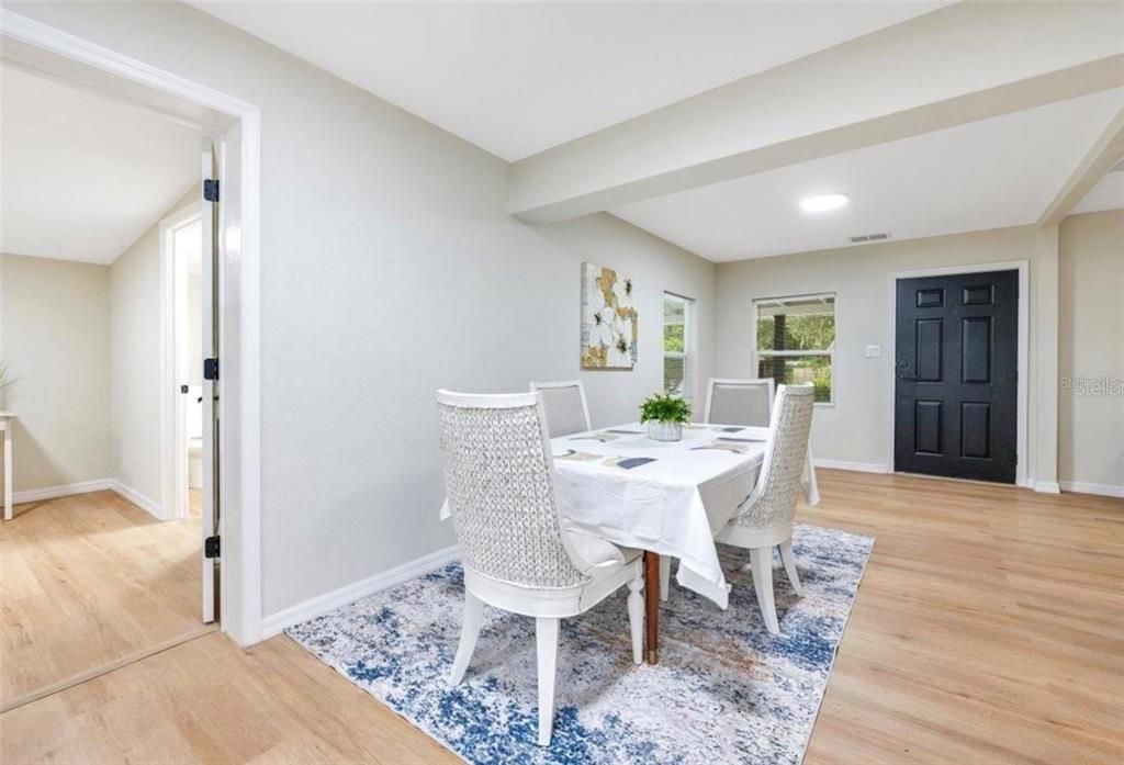 For Rent: $1,900 (3 beds, 2 baths, 1277 Square Feet)