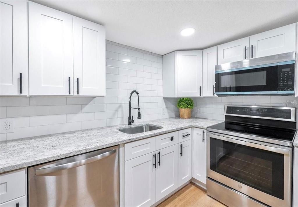 For Rent: $1,900 (3 beds, 2 baths, 1277 Square Feet)