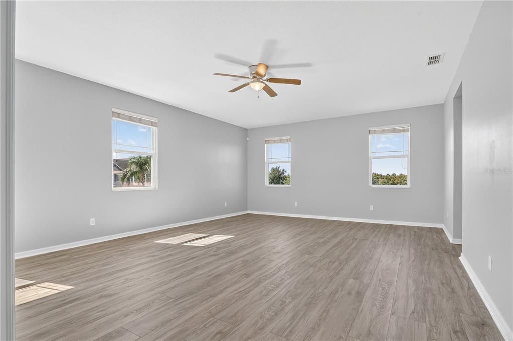 Active With Contract: $729,000 (4 beds, 3 baths, 3517 Square Feet)