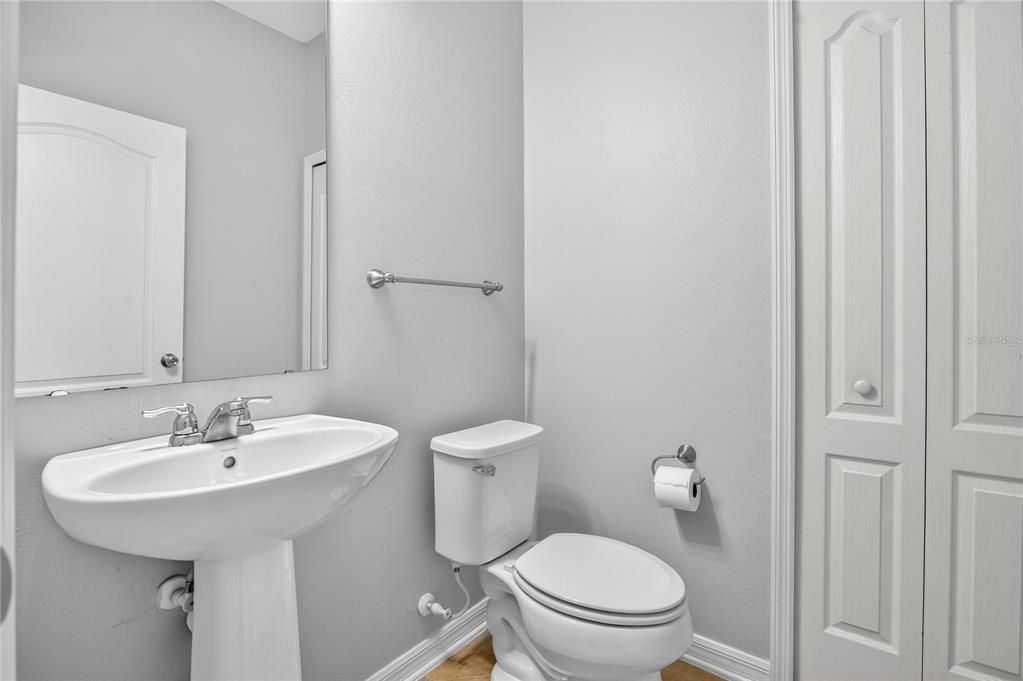 Active With Contract: $729,000 (4 beds, 3 baths, 3517 Square Feet)