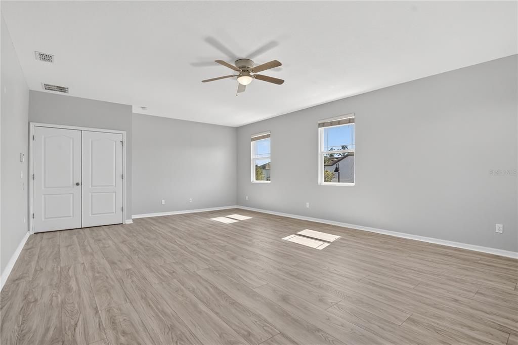 Active With Contract: $729,000 (4 beds, 3 baths, 3517 Square Feet)