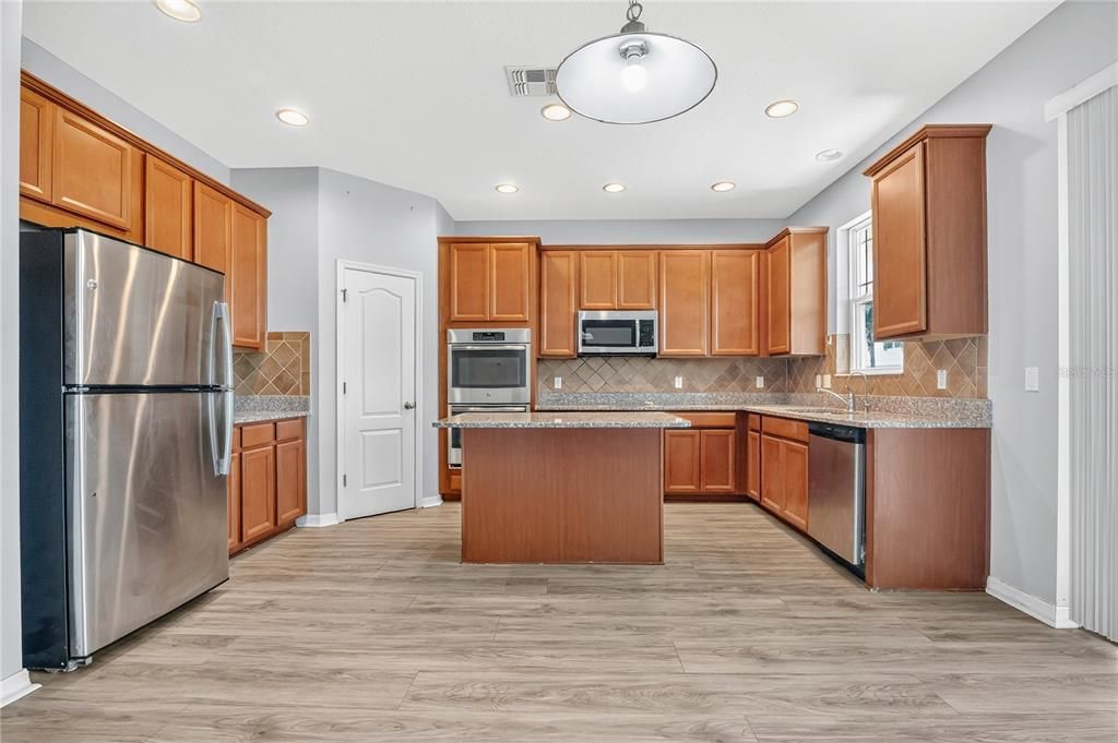 Active With Contract: $729,000 (4 beds, 3 baths, 3517 Square Feet)