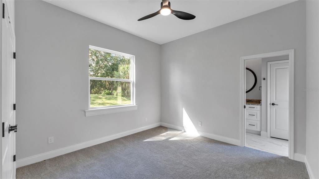 待售: $699,900 (4 贝兹, 3 浴室, 2440 平方英尺)