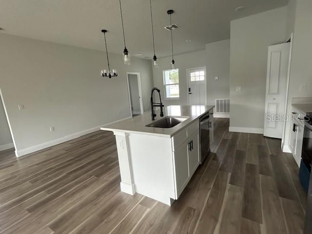 For Rent: $1,950 (4 beds, 2 baths, 1850 Square Feet)