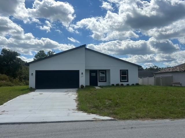 For Rent: $1,950 (4 beds, 2 baths, 1850 Square Feet)