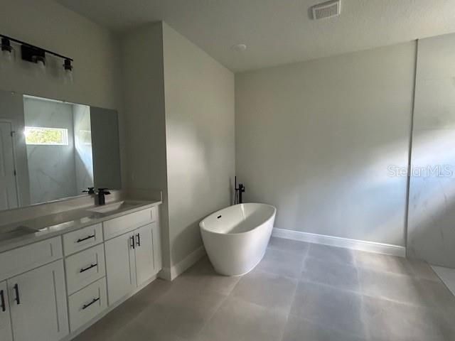 For Rent: $1,950 (4 beds, 2 baths, 1850 Square Feet)