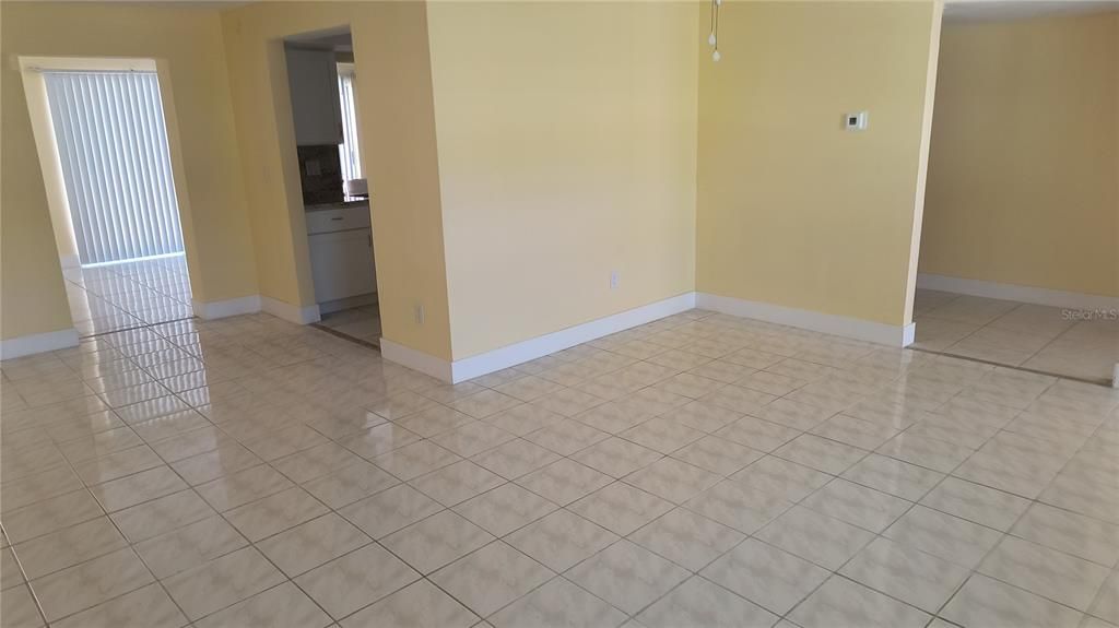 For Rent: $3,000 (3 beds, 2 baths, 2393 Square Feet)