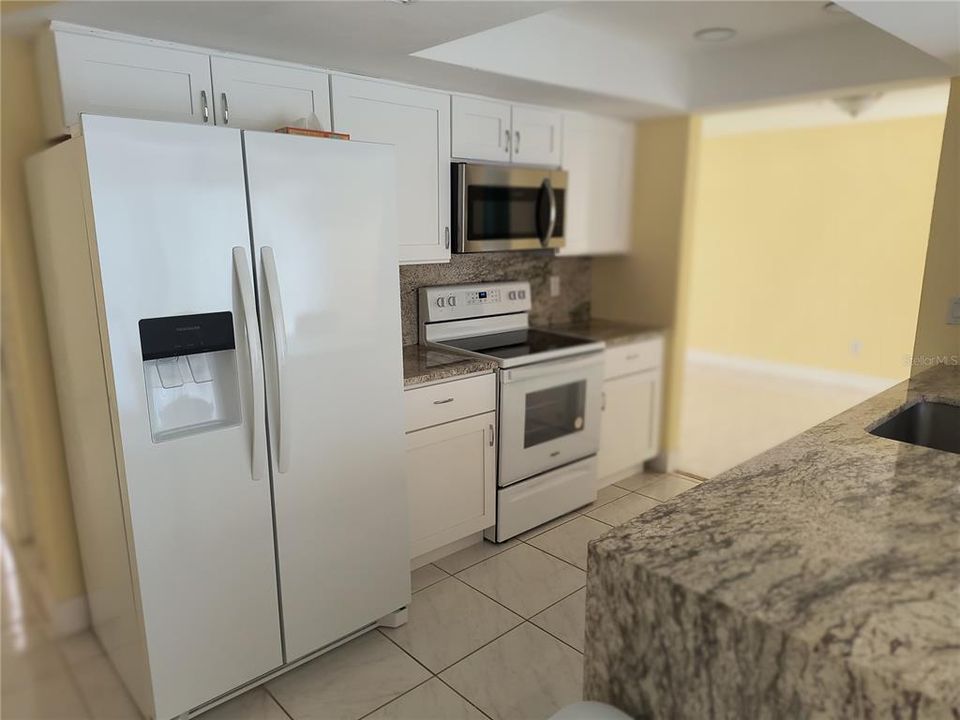 For Rent: $3,000 (3 beds, 2 baths, 2393 Square Feet)