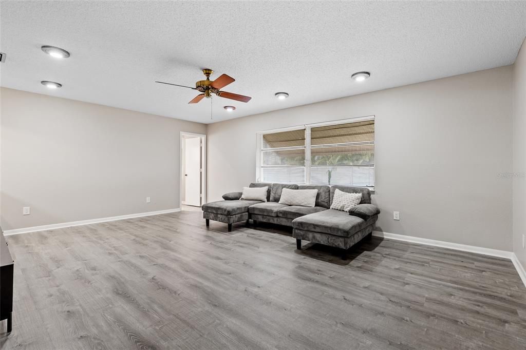 En Renta: $2,800 (3 camas, 2 baños, 1487 Pies cuadrados)