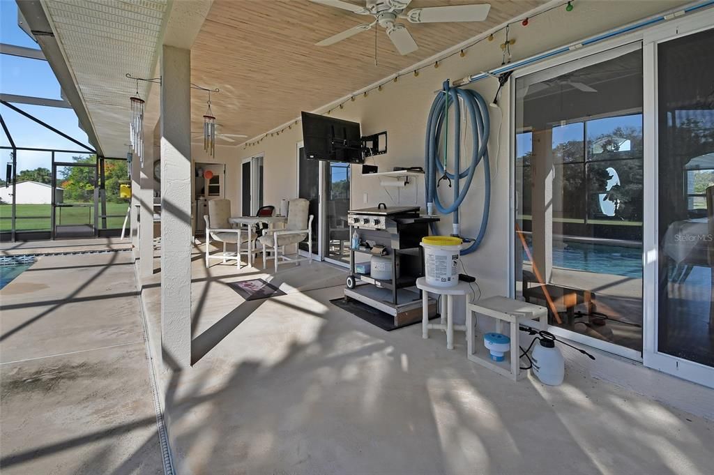 For Sale: $619,900 (2 beds, 2 baths, 1881 Square Feet)