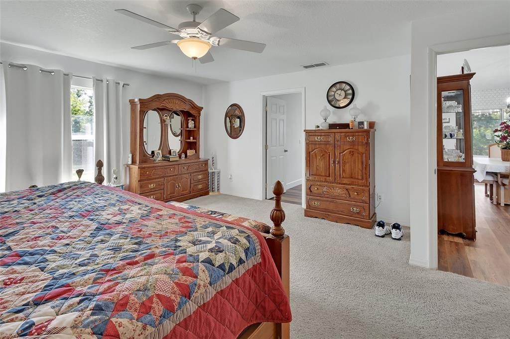 For Sale: $619,900 (2 beds, 2 baths, 1881 Square Feet)