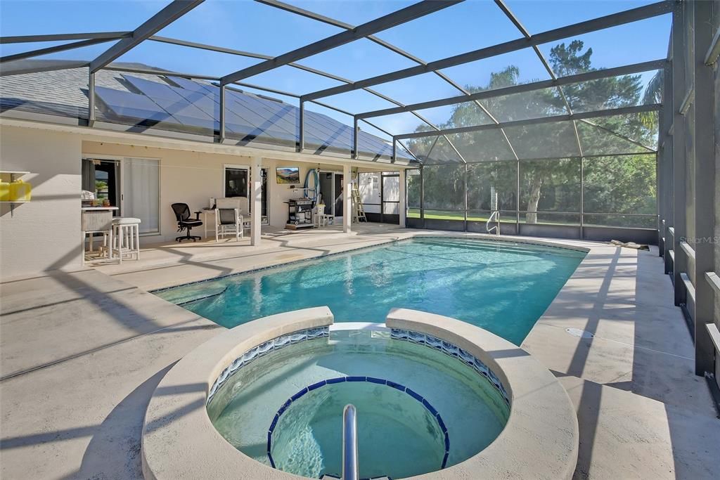 For Sale: $619,900 (2 beds, 2 baths, 1881 Square Feet)