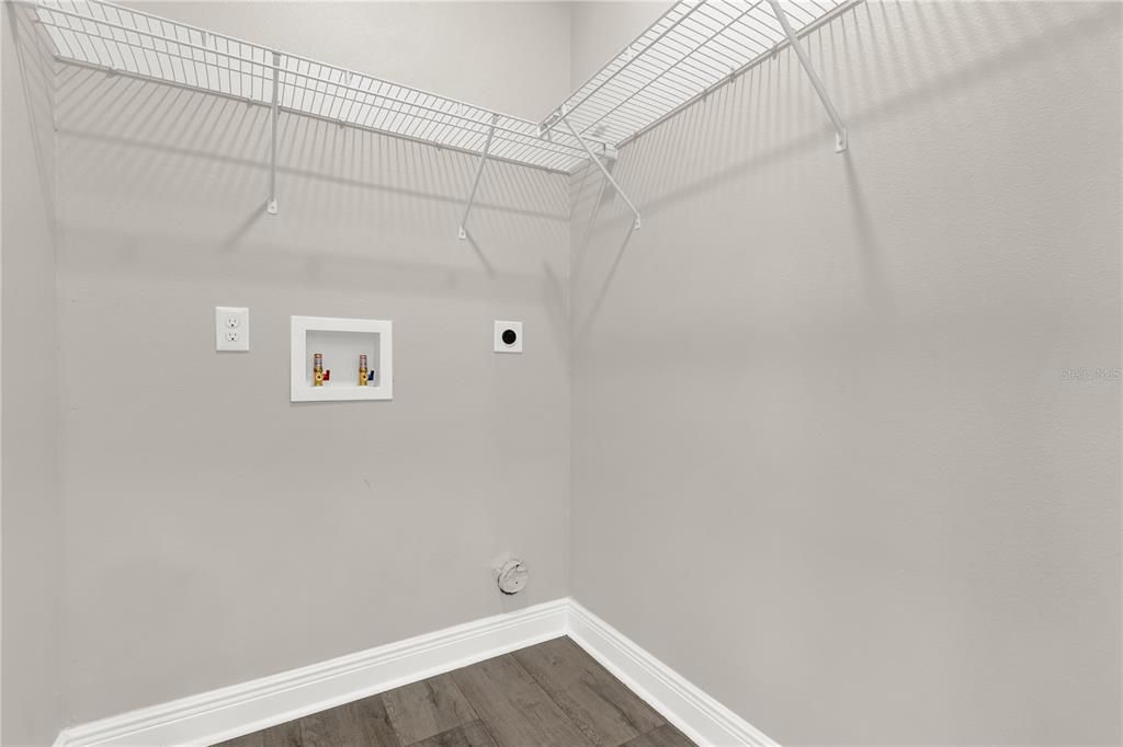 Active With Contract: $315,000 (3 beds, 2 baths, 1301 Square Feet)