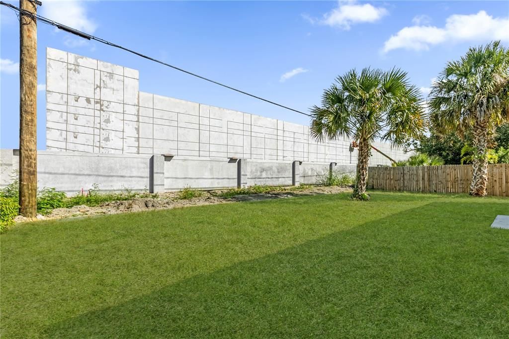 Active With Contract: $315,000 (3 beds, 2 baths, 1301 Square Feet)